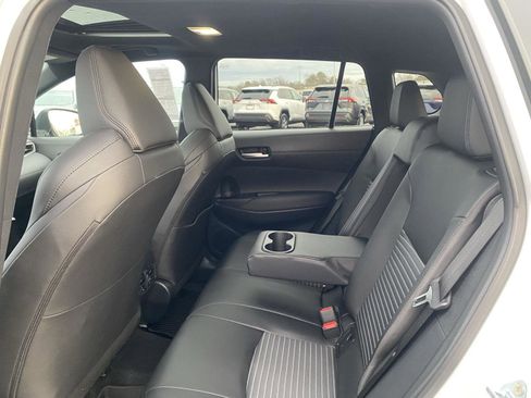 Used 2024 Toyota Corolla Cross AWD Hybrid w/ Convenience Package image 14