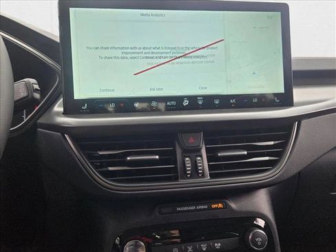 New 2025 Ford Escape SE image 12