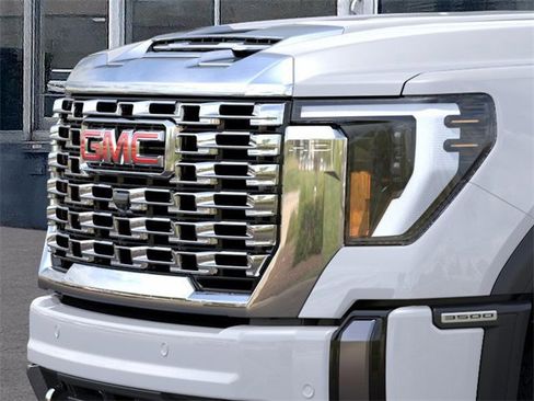 New 2026 GMC Sierra 3500 Denali w/ Denali Reserve Package image 13