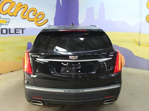 Used 2017 Cadillac XT5 Luxury w/ LPO, Sport Package FWD image 7