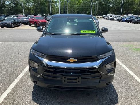 Used 2023 Chevrolet TrailBlazer LS FWD image 2