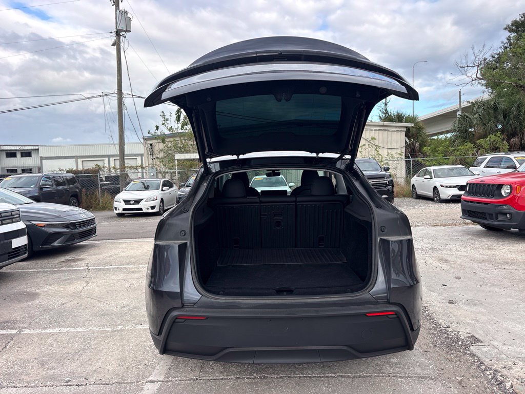 Used 2026 Tesla Model Y AWD image 15