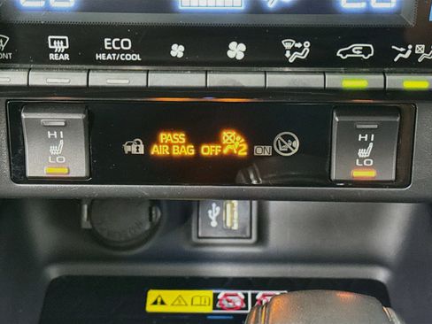 Used 2023 Toyota RAV4 XSE AWD/4WD image 20