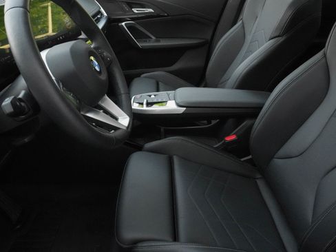 Used 2025 BMW X1 xDrive28i AWD/4WD image 12