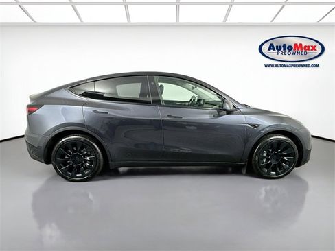 Used 2025 Tesla Model Y Long Range image 10