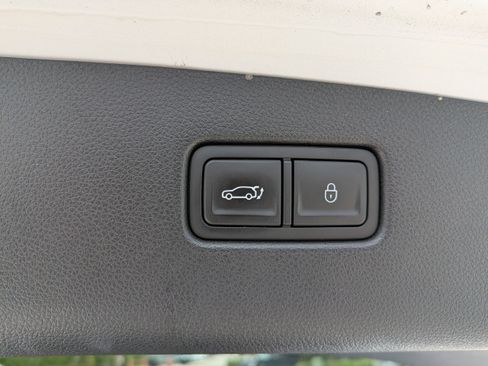 Certified 2023 Genesis GV70 2.5T AWD/4WD image 12