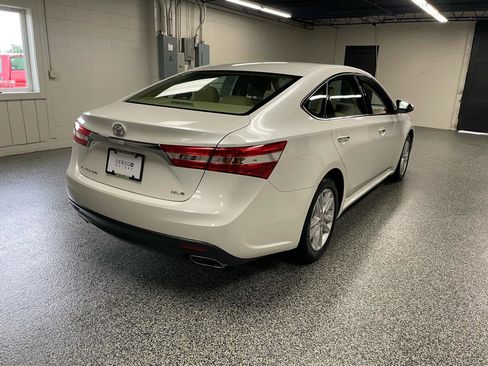 Used 2013 Toyota Avalon XLE FWD image 4