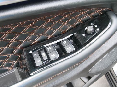 Used 2023 Jeep Grand Cherokee L Summit image 19