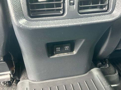 Used 2021 Toyota Venza XLE w/ Softex Package AWD/4WD image 36
