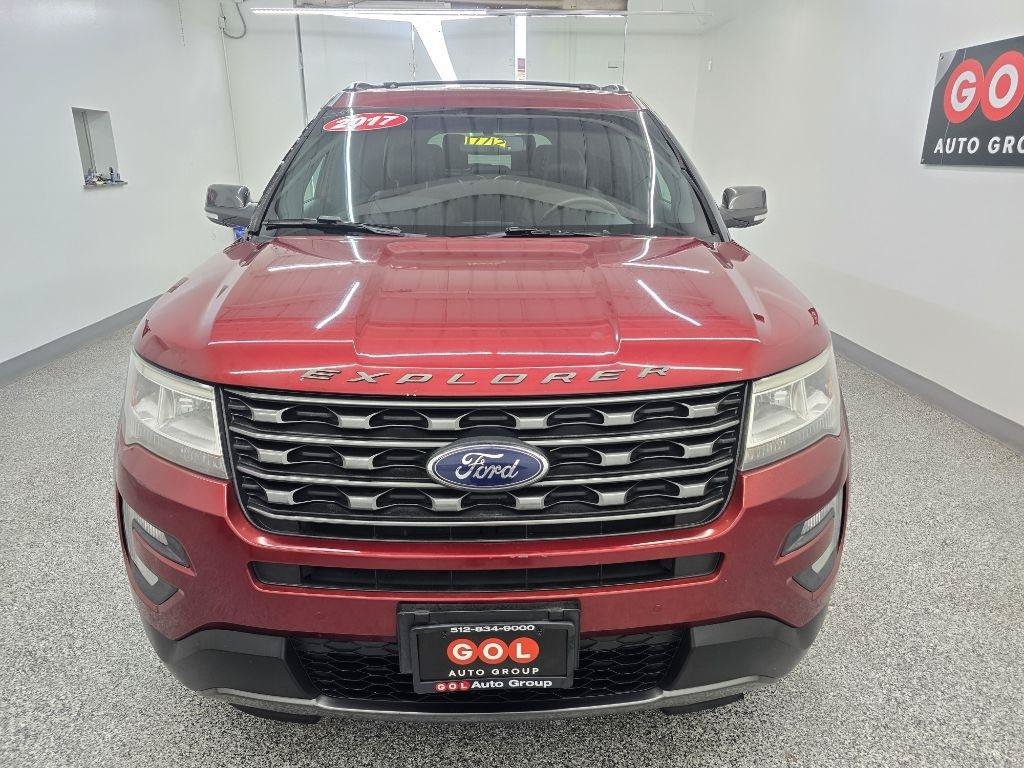 Used 2017 Ford Explorer XLT w/ Equipment Group 202A FWD image 2