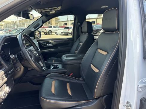 Used 2023 GMC Yukon XL AT4 w/ Technology Package AWD/4WD image 28