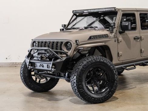 Used 2025 Jeep Gladiator Rubicon w/ Safety Group image 19