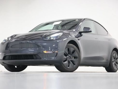 Used 2025 Tesla Model Y Long Range AWD/4WD image 7