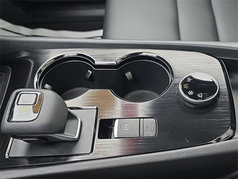 Certified 2022 Nissan Rogue SV w/ SV Premium Package image 20