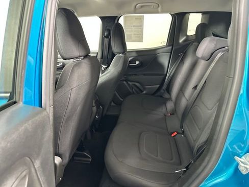 Used 2022 Jeep Renegade Latitude w/ Convenience Group image 25