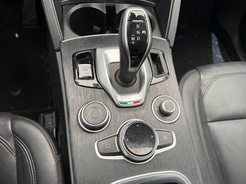 Used 2021 Alfa Romeo Stelvio Sprint RWD image 23