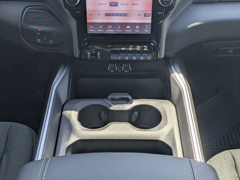 New 2026 RAM 2500 Big Horn AWD/4WD image 20