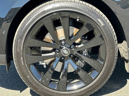 Used 2025 Land Rover Range Rover Sport SE image 13