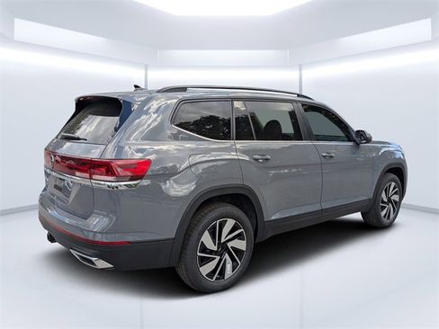 New 2026 Volkswagen Atlas SE image 3