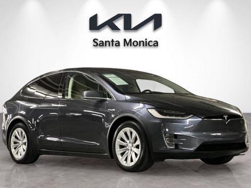 Used 2017 Tesla Model X 75D image 7