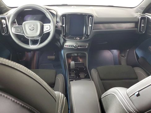 Certified 2023 Volvo C40 P8 Recharge Ultimate image 17