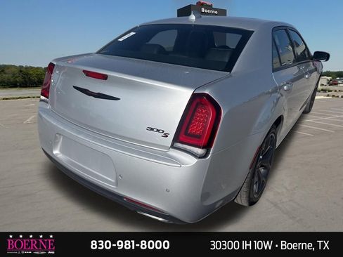 Used 2023 Chrysler 300 S RWD image 12