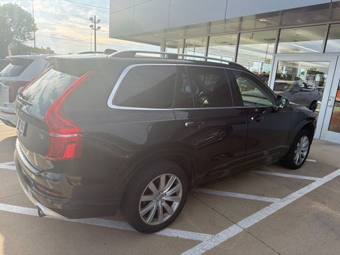Used 2018 Volvo XC90 T5 Momentum w/ Convenience Package AWD/4WD image 4