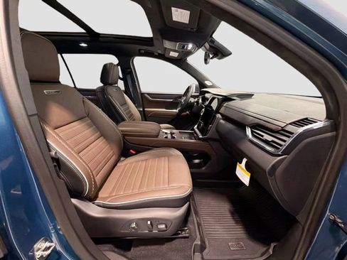 New 2026 GMC Acadia Denali Ultimate w/ LPO, Floor Liner Package image 26