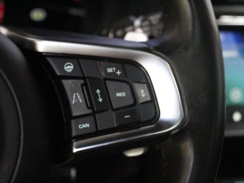 Used 2019 Jaguar F-PACE R-Sport AWD/4WD image 18