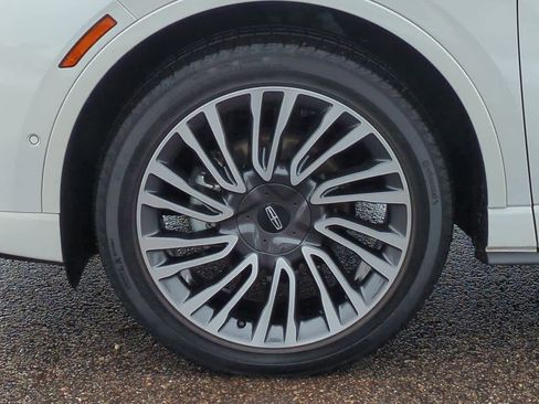 Used 2022 Lincoln Corsair Reserve w/ Equipment Group 201A image 12