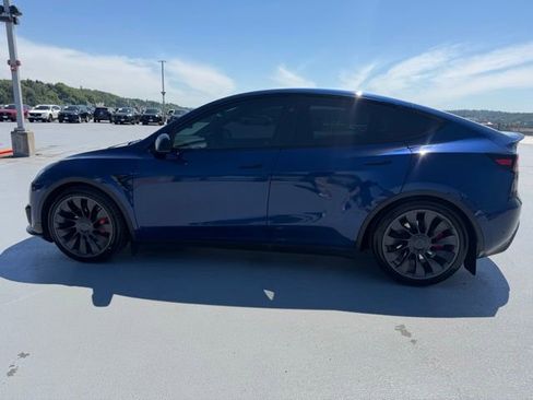 Used 2023 Tesla Model Y Performance AWD/4WD image 6