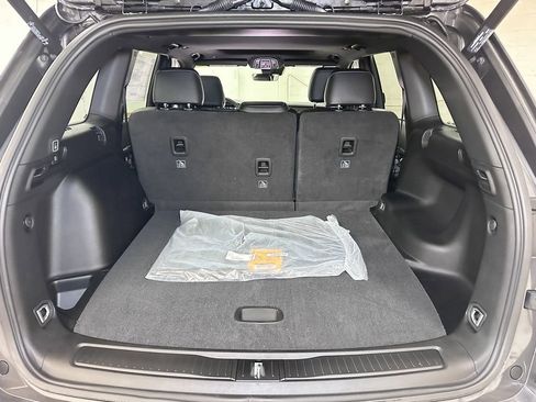 New 2026 Jeep Grand Cherokee Altitude image 13
