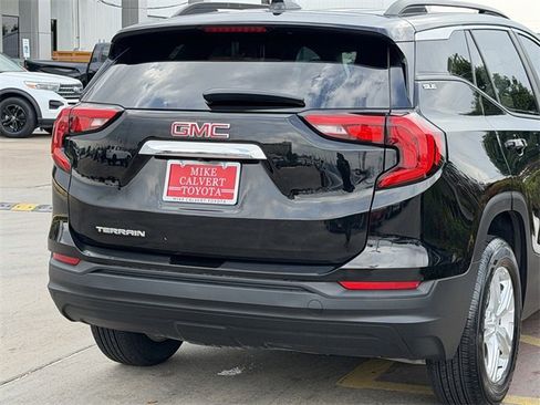 Used 2021 GMC Terrain SLE w/ Driver Convenience Package image 7