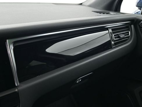 New 2026 Porsche Macan image 23