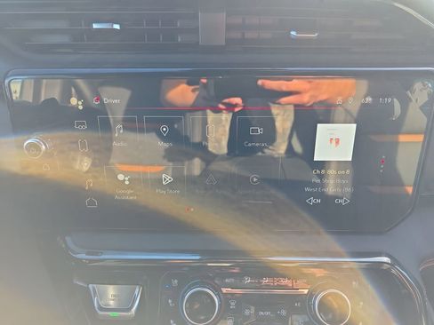 Used 2024 GMC Sierra 1500 AT4 w/ Technology Package image 20