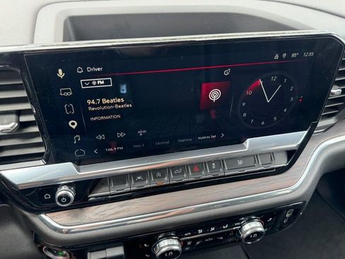 Used 2025 GMC Sierra 1500 SLT image 20