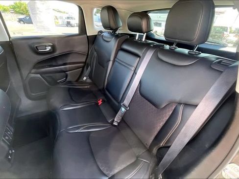 Used 2018 Jeep Compass Latitude w/ Popular Equipment Group AWD/4WD image 28