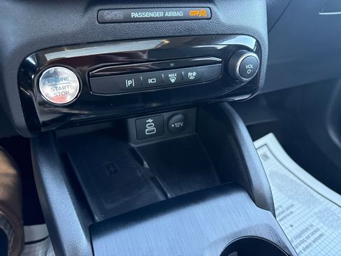 Used 2025 Ford Escape Platinum w/ Premium Technology Package image 38