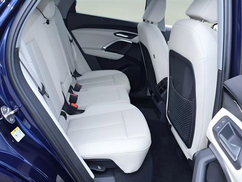 New 2025 Audi Q5 Premium image 16