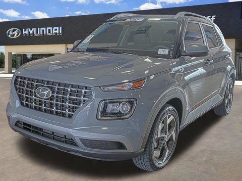 Used 2023 Hyundai Venue SEL w/ Cargo Package FWD image 2
