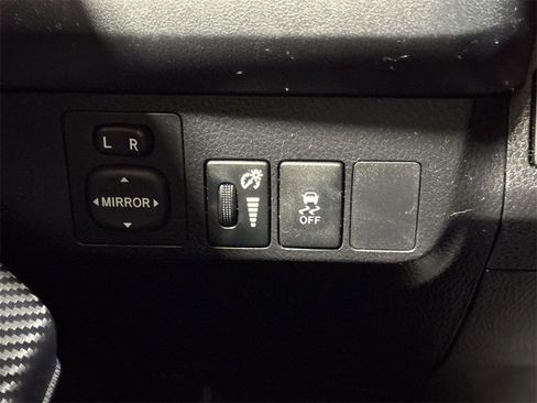 Used 2014 Toyota RAV4 LE image 18