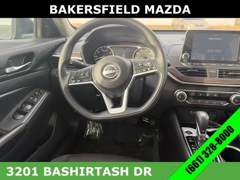 Used 2024 Nissan Altima 2.5 SV image 13