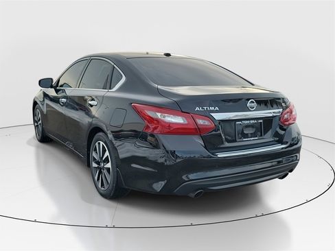 Used 2018 Nissan Altima 2.5 SL w/ 2.5 SL Technology Package image 3
