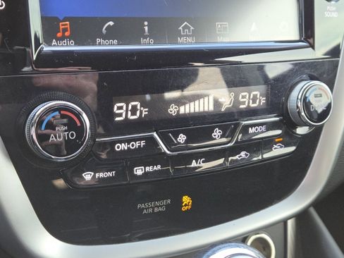 Used 2017 Nissan Murano SV image 30