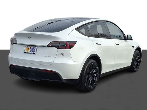 Used 2023 Tesla Model Y Long Range image 6