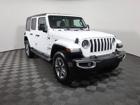 Used 2023 Jeep Wrangler Unlimited Sahara w/ LED Lighting Group AWD/4WD image 3