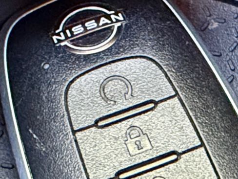Used 2025 Nissan Rogue SV AWD/4WD image 22