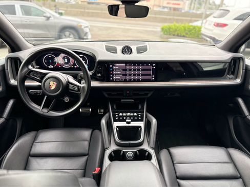 Used 2024 Porsche Cayenne S image 6