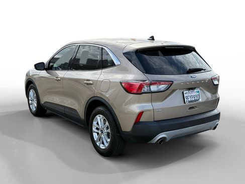 Certified 2021 Ford Escape SE FWD image 3
