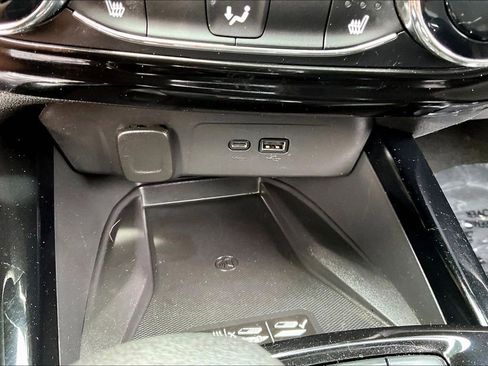 Used 2025 Chevrolet Trax RS w/ Sunroof Package FWD image 27